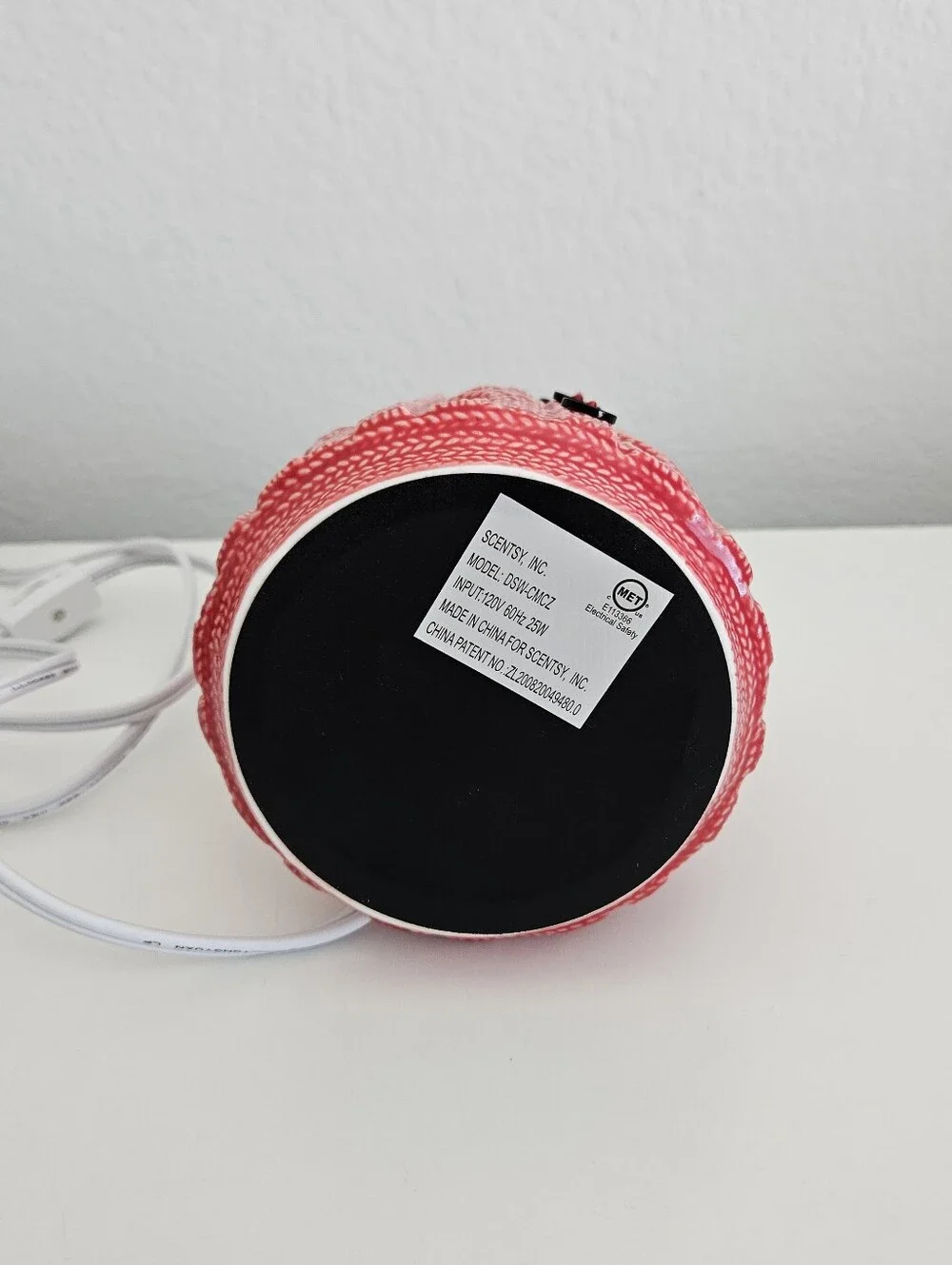 Scentsy includes lightbulb